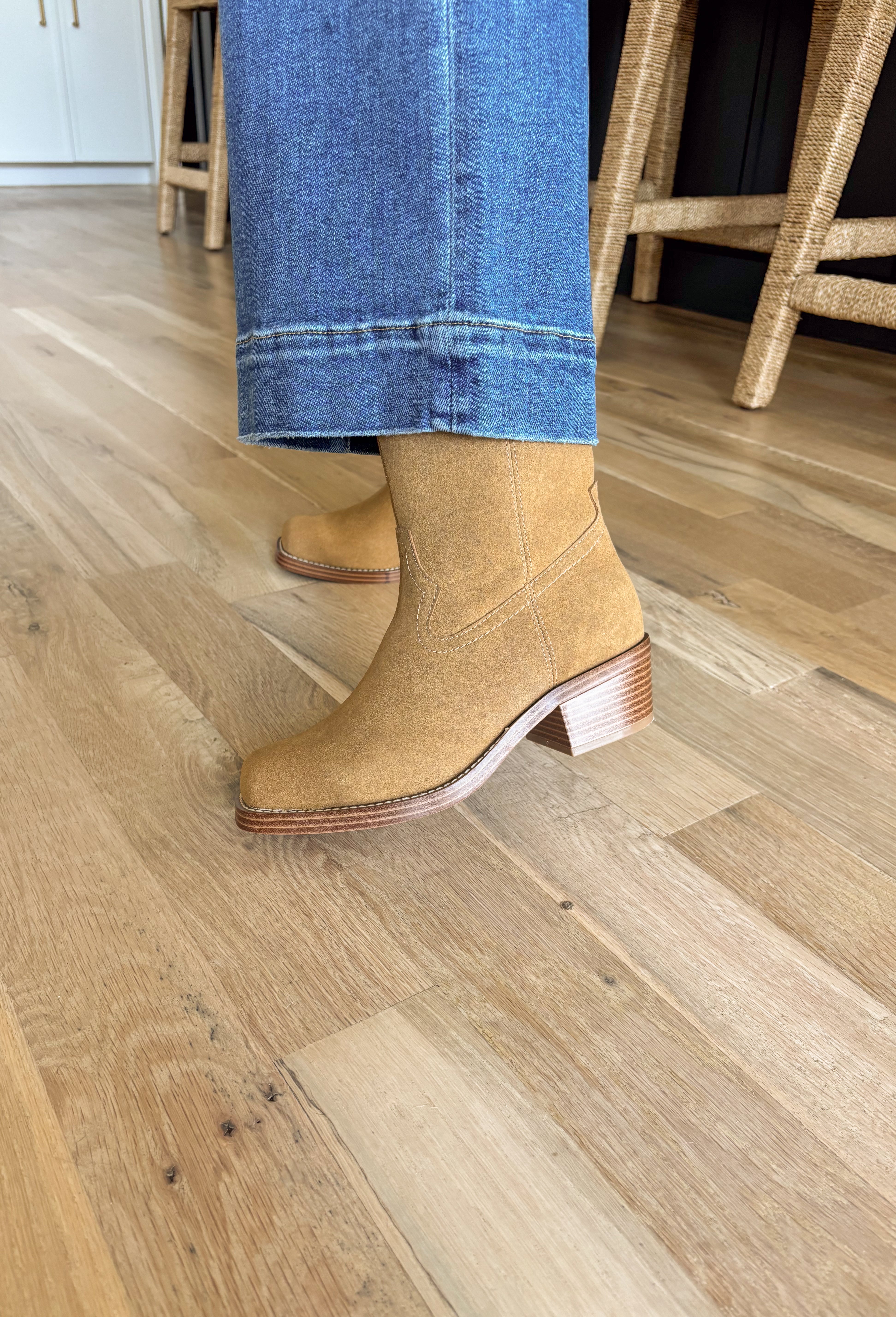 Dagny Tan Boots - Groovy's