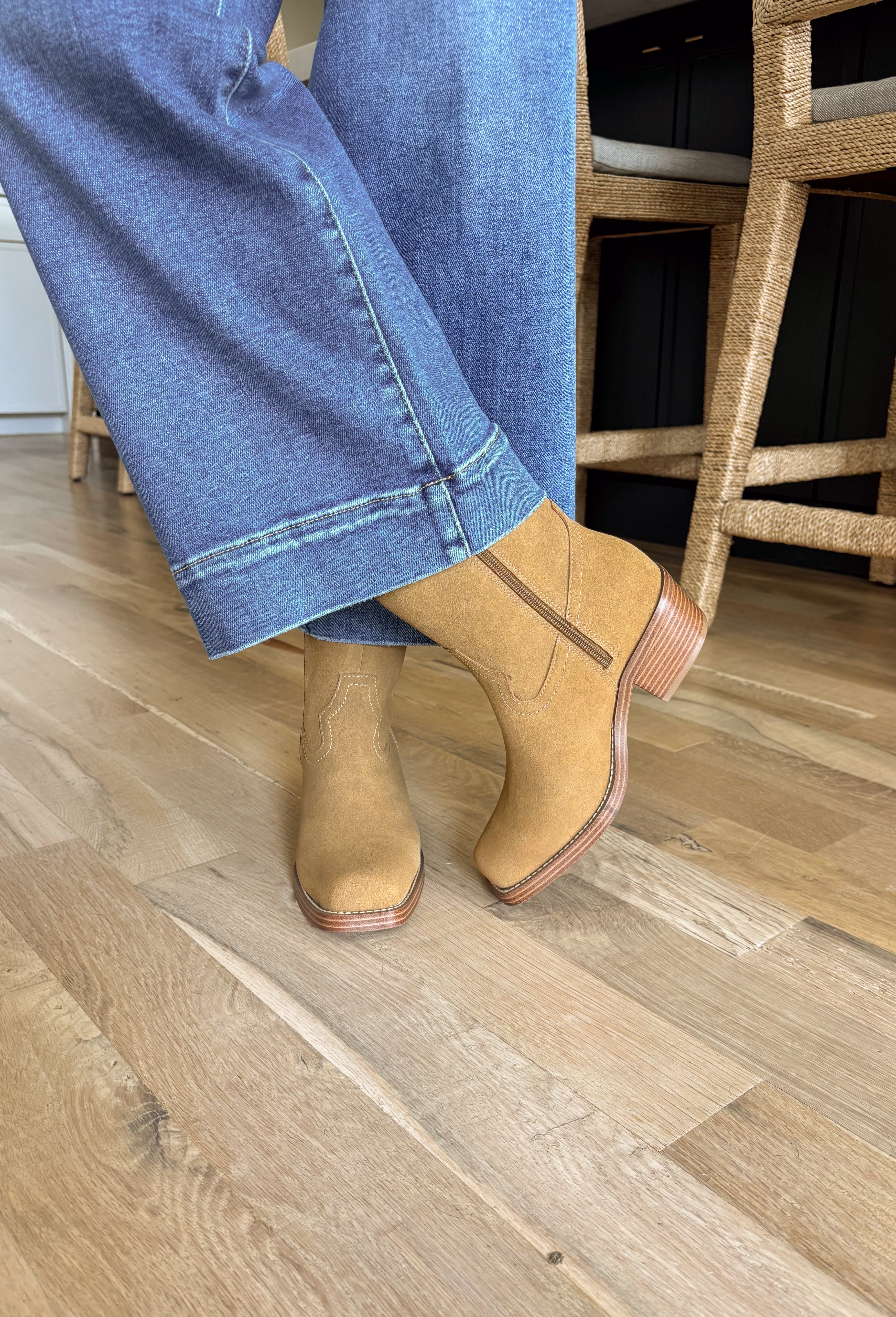 Dagny Tan Boots - Groovy's