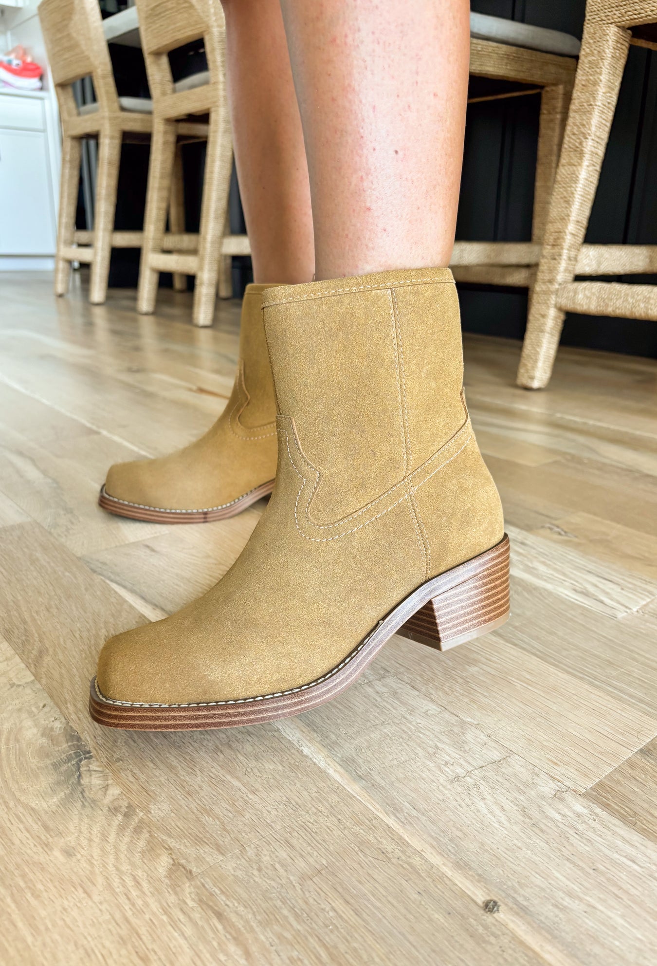 Dagny Tan Boots - Groovy's