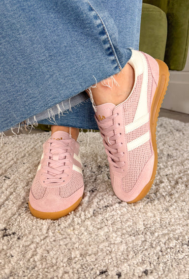 Fresh, versatile, and full of retro charm—Gola’s Tornado Zephyr is ready to take you through every season. This reimagined take on Gola’s best-selling Tornado silhouette features a woven crochet-style upper that feels light and unique. Designed in a chalk pink and off white colorway, it’s finished with a slight wedge gum sole that gives a subtle lift and a nod to vintage sneaker style