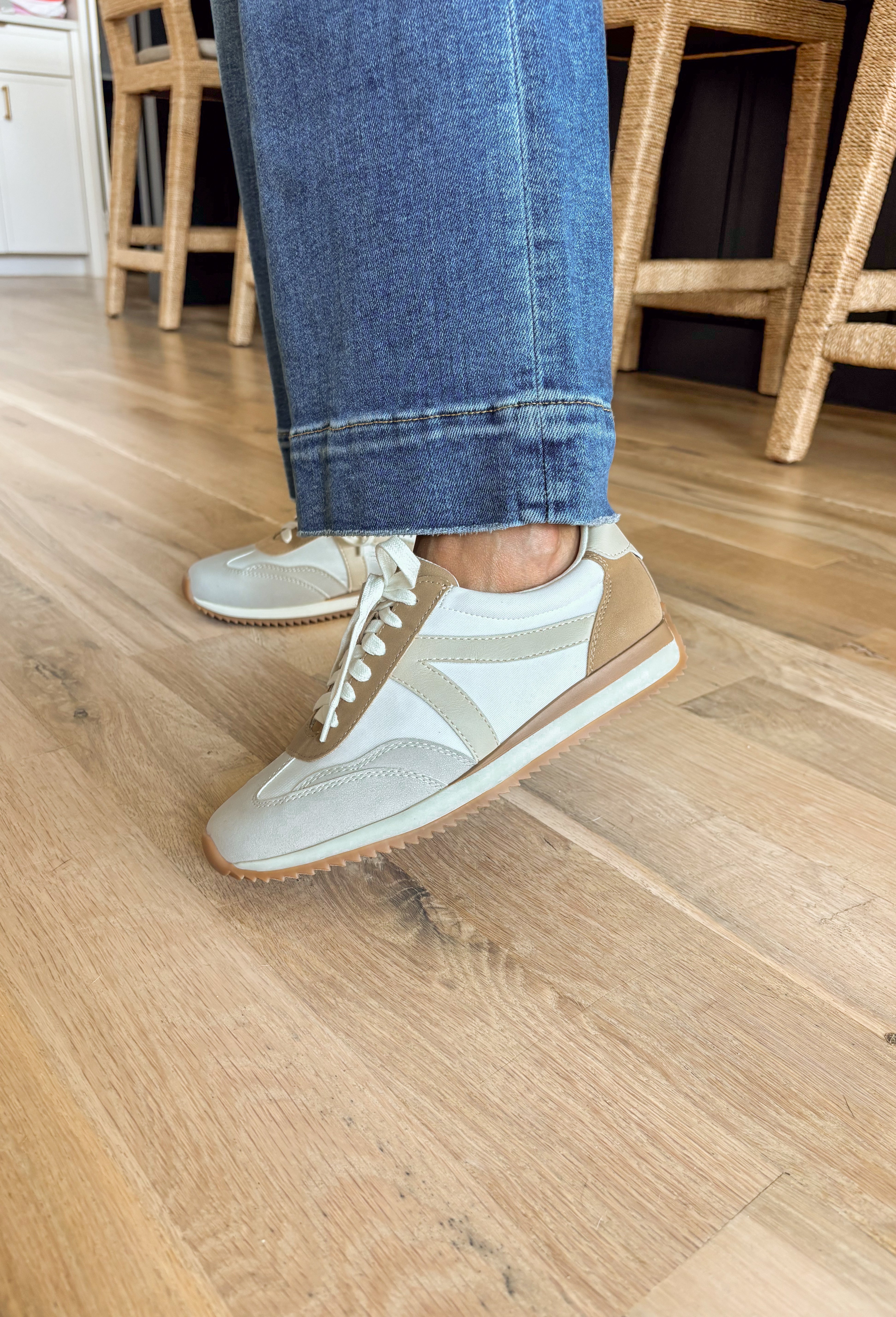 Rafa Neutral Sneakers - Groovy's