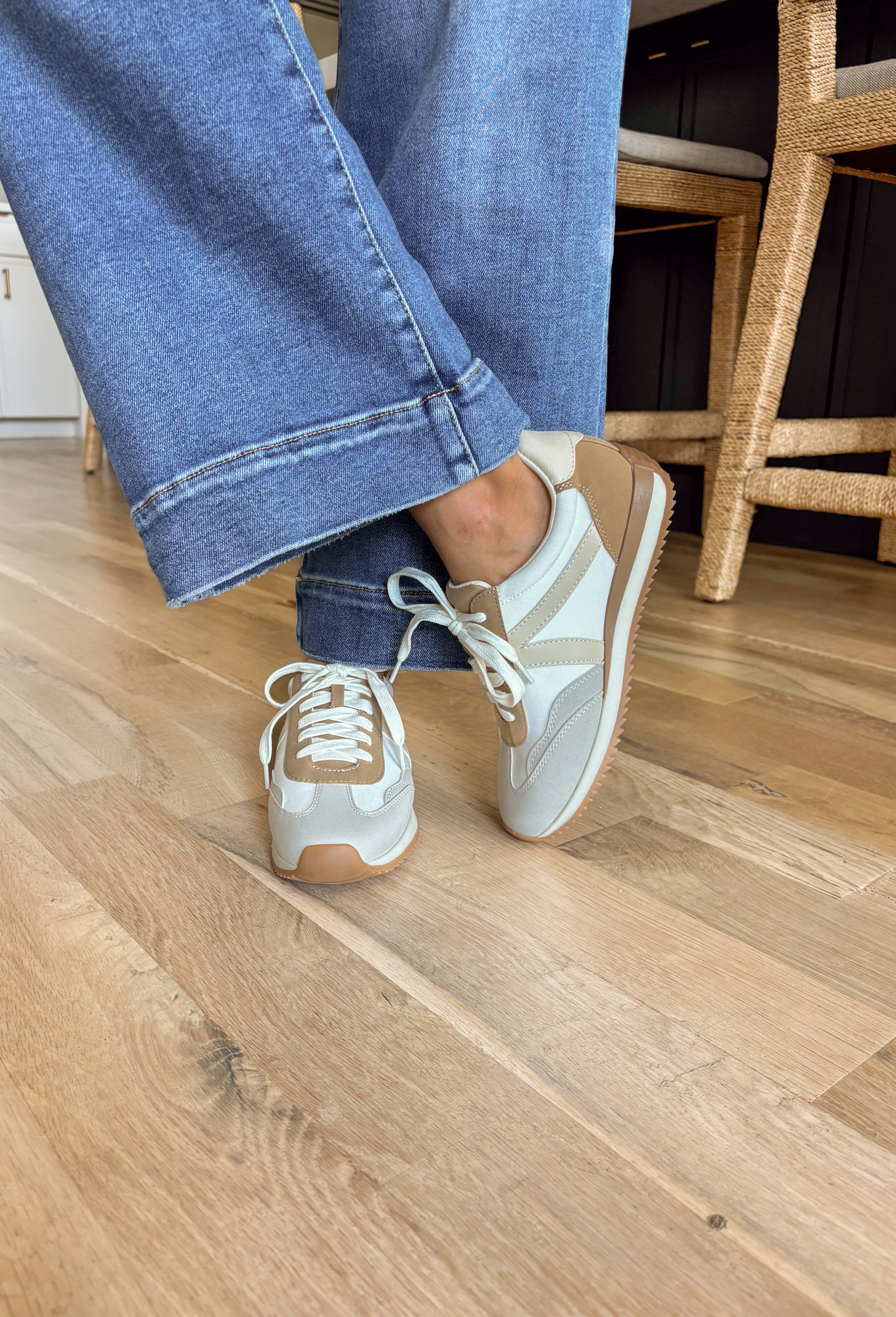 Rafa Neutral Sneakers - Groovy's