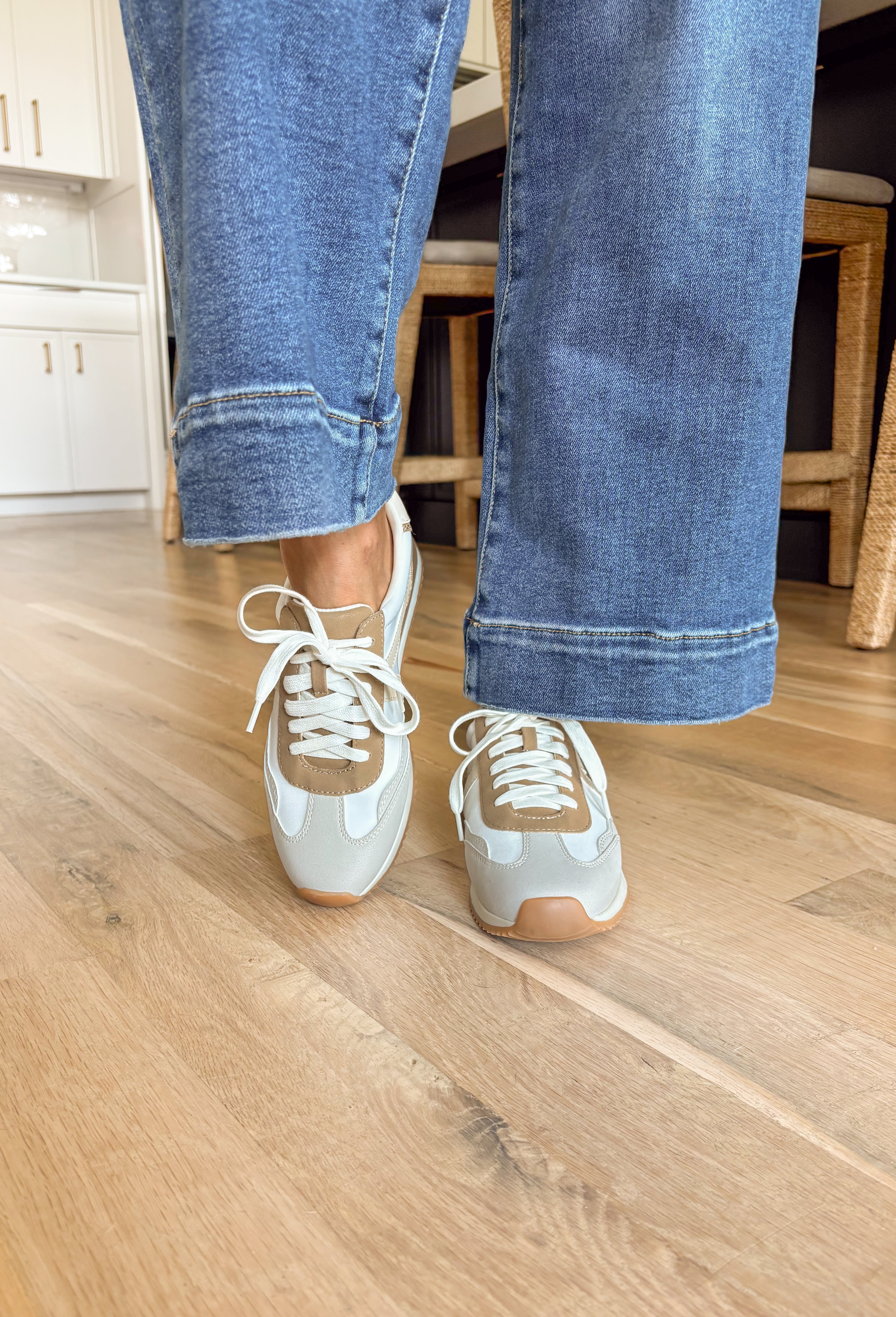 Rafa Neutral Sneakers - Groovy's