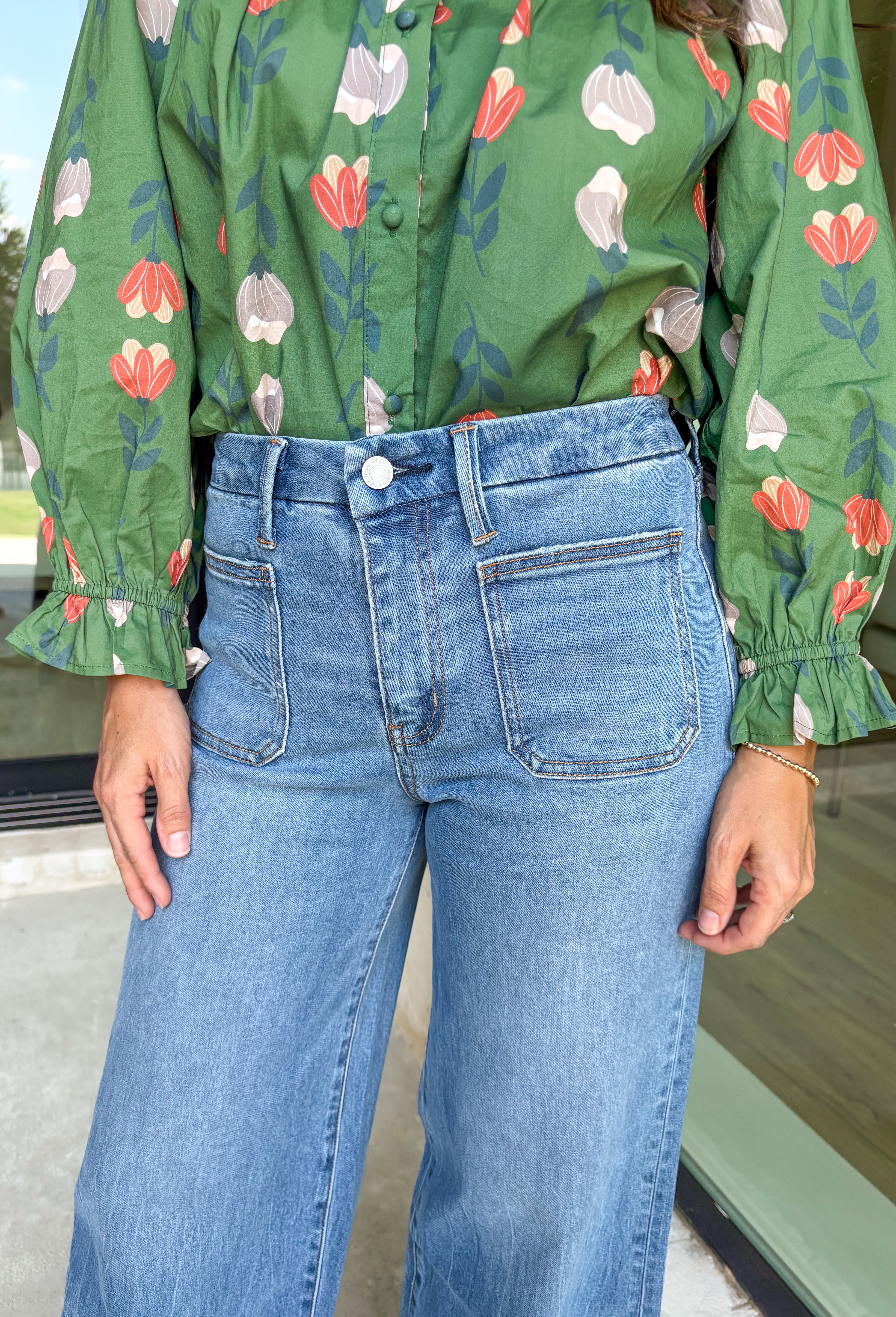 Your new go-to denim for effortless style—these medium wash wide leg jeans are designed with comfort and versatility in mind. Crafted with a soft tencel blend and a hint of stretch, they move with you while keeping their shape. The cropped 26" inseam makes them perfect for showing off boots, sneakers, or heels, giving them endless styling potential for the season.