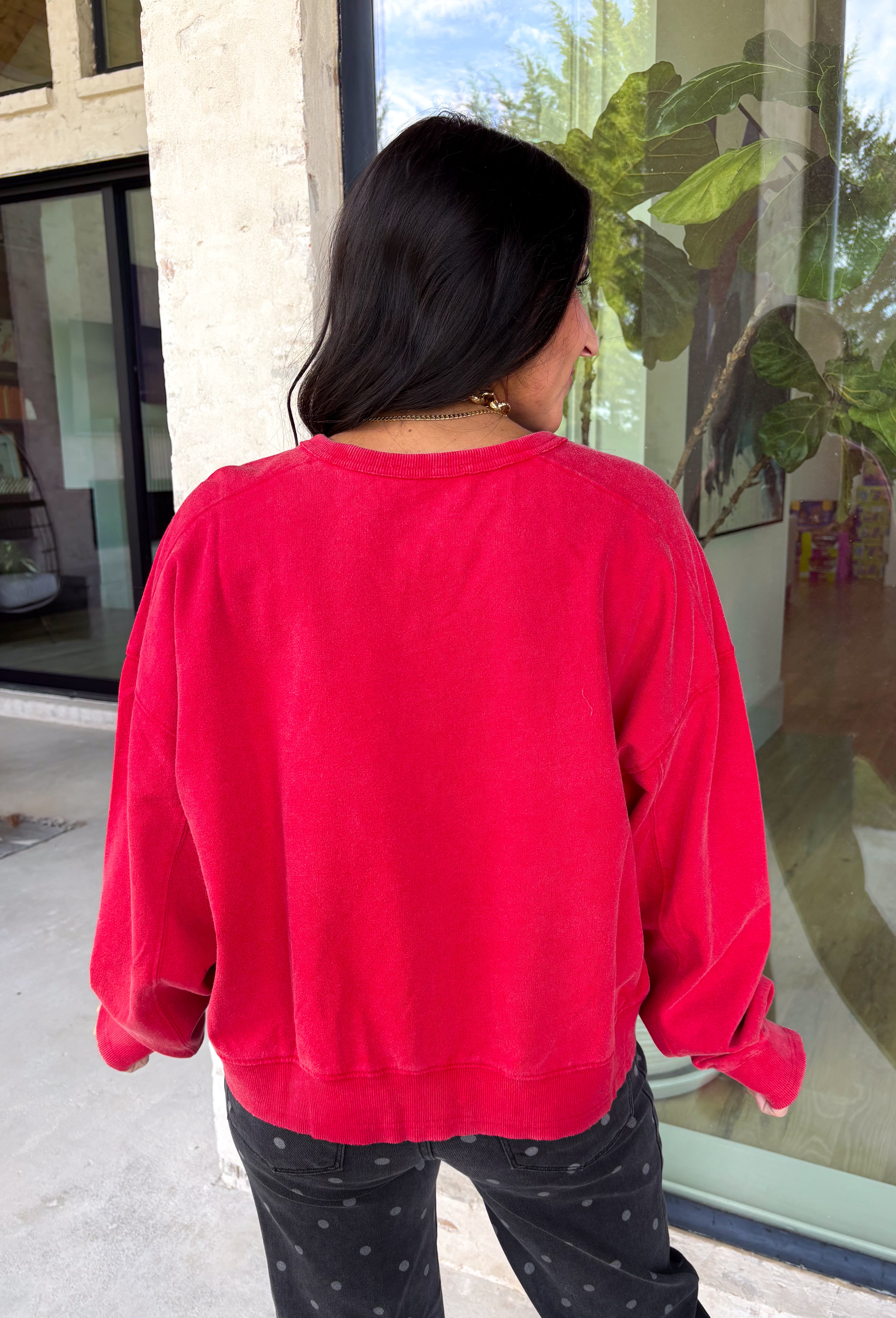 Nothing beats a perfectly broken-in sweatshirt, and this vintage-inspired pullover from Double Zero is one you'll reach for on repeat. Designed in a relaxed red wash, this lightweight sweatshirt has that lived-in look and feel you love from the very first wear. Ribbed trim at the neckline, cuffs, and hem adds a timeless finish, while the relaxed fit makes it perfect for layering or wearing on its own. 