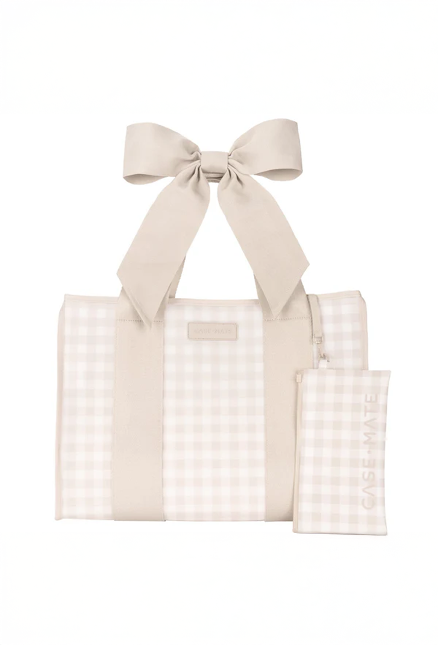 There’s a reason everyone’s obsessed with these Jelly Totes… Spacious yet lightweight, this Jelly Tote is perfect for everything from errands and work days to beach trips and travel. Fold it flat to pack as an extra bag, or use it as your carry-on with plenty of space for your laptop, makeup bag, shoes, water bottle, and more. The easy-to-clean material handles coffee spills effortlessly, and the luxurious extra-wide straps keep things comfortable, no matter how much you overpack. 